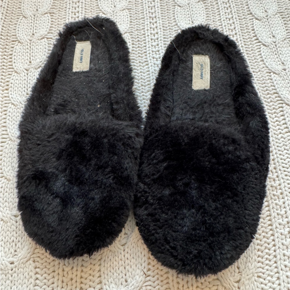 Old Navy Women's Plush Black Slippers